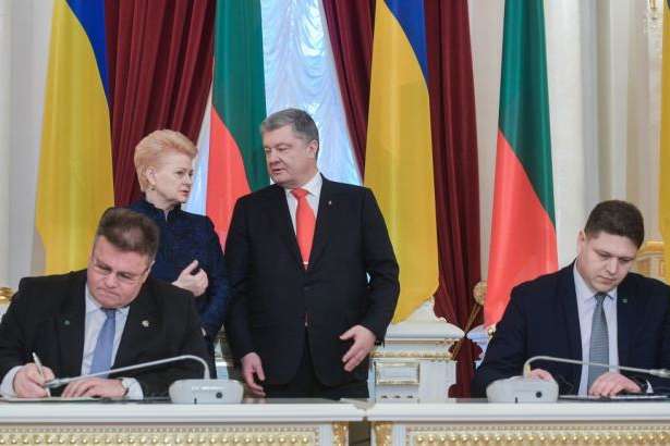 Україна підписала з Литвою угоду щодо трудової міграції