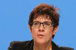  Вважається, що Аннегрет Крамп-Карренбауер буде продовжувати політику Ангели Меркель 