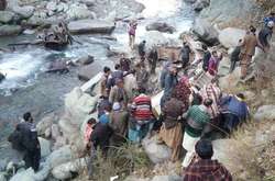 Автобус в Індії зірвався у прірву, 11 загиблих