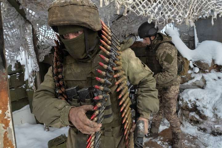 Бойовики на Донбасі випустили по позиціях ЗСУ майже 40 мін, є поранений