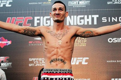 Чемпіон UFC достроково переміг в бою і зберіг титул у напівлегкій вазі