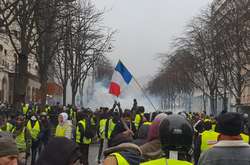 Кількість затриманих у Франції перевищила 1700 людей