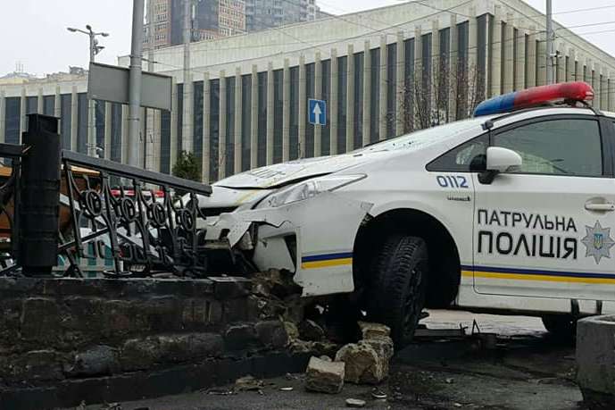 За добу у Києві сталися три ДТП з участю патрульних автомобілів