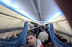 Пасажирів не випускають