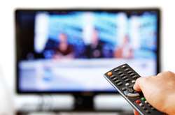  З екрана телевізора американців закликають здавати гроші на порятунок українських бабусь 
  