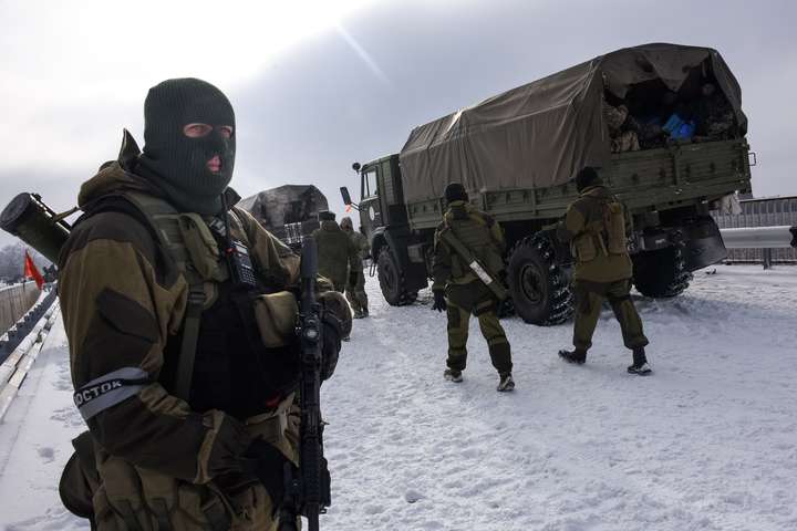Доба на Донбасі: 14 ворожих обстрілів, одного військового поранено 