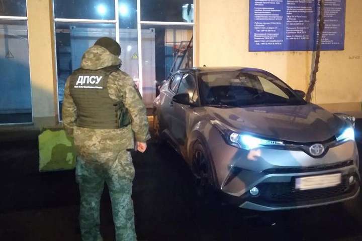 Прикордонники Одеського загону затримали автомобіль, який було викрадено у Львові