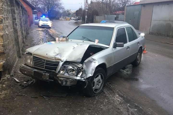 Одеські поліцейські розслідують обставини ДТП, в результаті якої постраждали двоє пішоходів