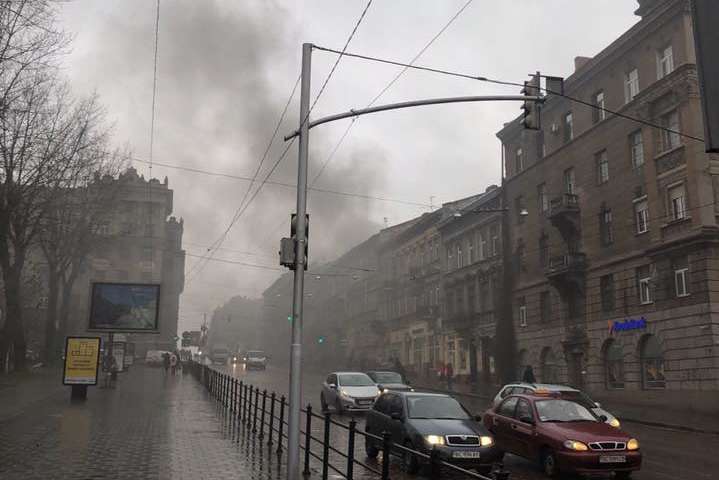 У центрі Львова горіли автомобільні шини