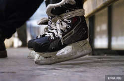 У Росії хокеїст помер прямо під час матчу