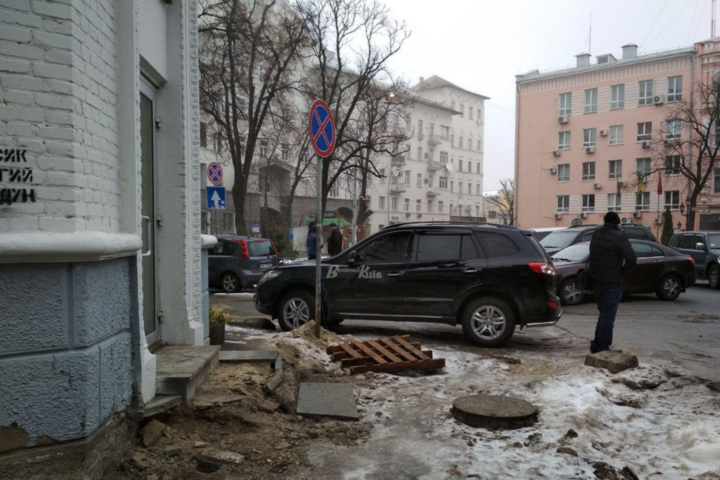 Вулиця у центрі Києва перетворилася на руїни (фото) 