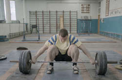  Кадр з філму «Штангіст» 