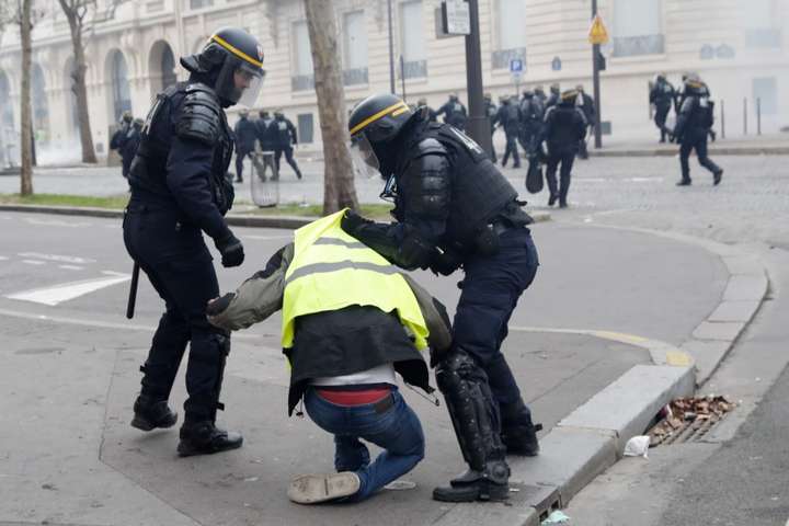 Протести у Франції: число затриманих перевищило 4,5 тисяч осіб