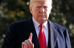 Американський президент розглядає можливість імпічменту через те, що за результатами виборів контроль над Палатою представників Конгресу перейшов до демократів. Водночас Трамп не впевнений, що це станеться. Він вважає імпічмент «реальною можлив