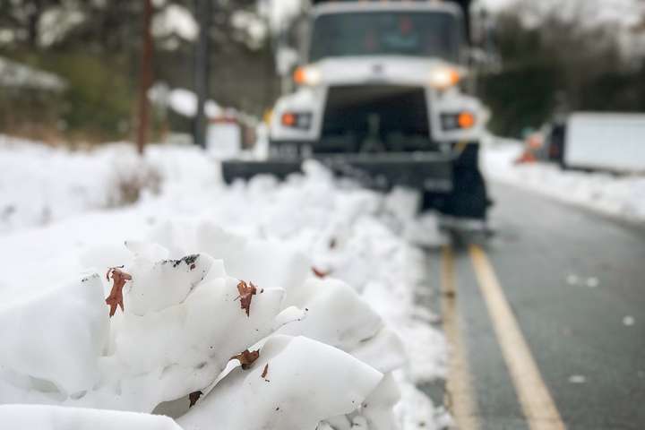 В США три человека погибли из-за снежного шторма