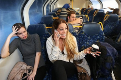 Вінничанин пропонує заборонити розмови по телефону у громадському транспорті