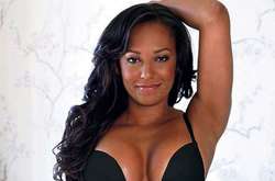 Гастрольный тур Spice Girls под угрозой срыва: Мэл Би сломала два ребра и травмировала руку