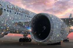 Радуга, бриллианты и свет: Сара Шакель покорила сеть сверкающими фотоколлажами