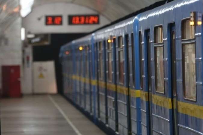 12 декабря киевское метро будет работать на час дольше