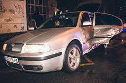  Один автомобіль Skoda Octavia в'їхав в бік іншому 