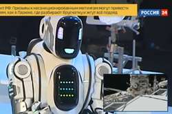 Телеканал  «Россия 24»  выдал переодетого человека за «самого современного робота»