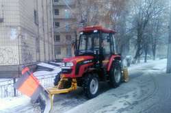 Автодорівці не припиняють роботи з прибирання столиці від снігу