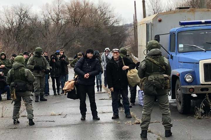 Из тюрем «ЛНР» на подконтрольную Украине территорию перевезены 42 осужденных