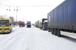 Обмеження на в’їзд до Києва великогабаритного транспорту діятиме до покращення погодних умов