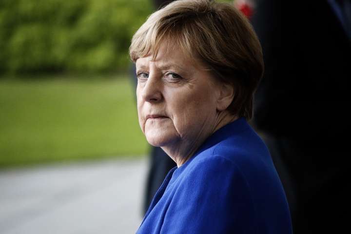Меркель підтримує продовження санкцій проти Росії