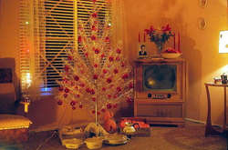 Новогодние традиции: самые красивые елочные игрушки из прошлого