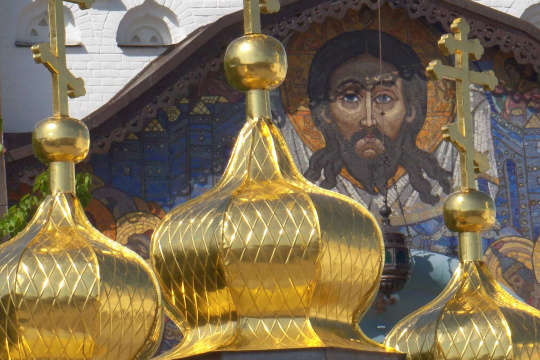 На Тернопільщині під час богослужіння у храмі побилися священики: відео