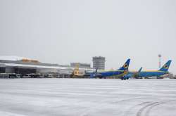 Через снігопад у київських аеропортах затримується частина рейсів