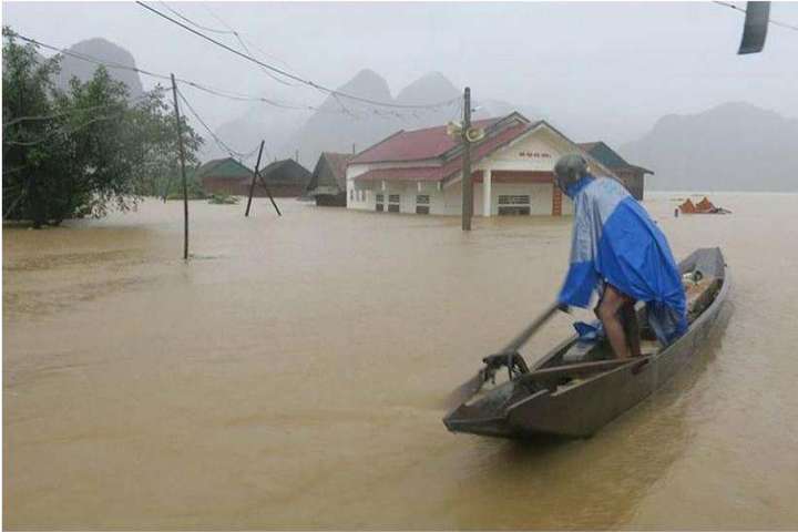 Наводнение во Вьетнаме унесло жизни 14 людей