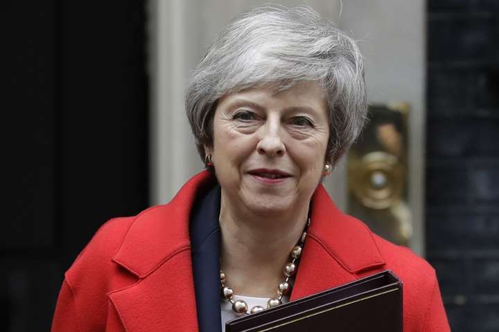Тереза Мэй получила вотум доверия и остается премьером Великобритании