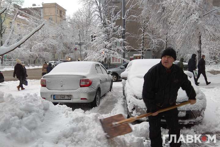Снігопад у Києві: Кличко сказав комунальникам не розслаблятися