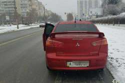  Mitsubishi Lancer з київською реєстрацією зупинили у Броварах 
