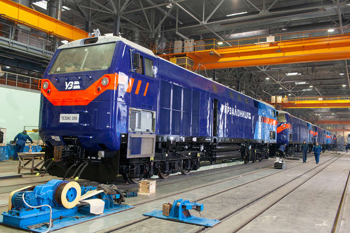 «Укрзалізниця» запустила перший локомотив General Electric 
