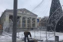У Полтаві увімкнули новорічну ілюмінацію головної ялинки міста