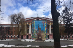 У березні 2017 року пам’ятник Суворову на території ліцею закрили банером із зображенням гетьмана Івана Богуна