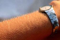 Мурашки на коже способствуют росту волос