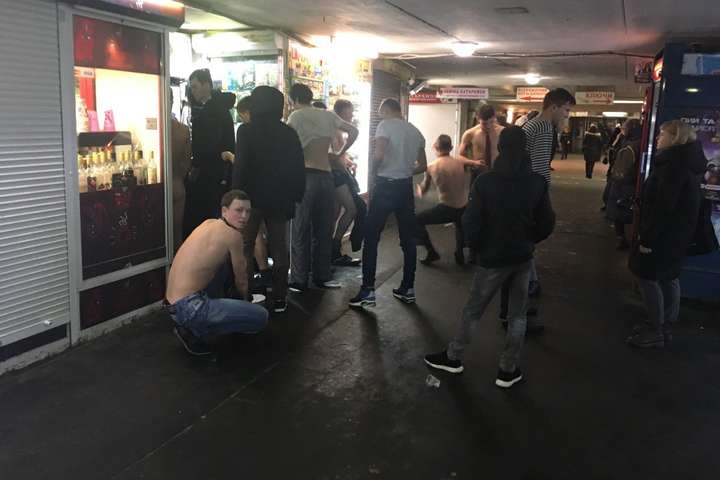 У центрі Києва бігав натовп голих чоловіків