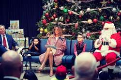 Добрые дела перед Рождеством. Мелания Трамп прочла сказку в детской больнице Вашингтона