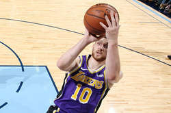 Михайлюк відіграв дев'ять хвилин у матчі НБА «Х’юстон» – «Лейкерс» (відео)