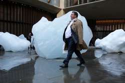 В центре Лондона появились ледяные глыбы из Гренландии