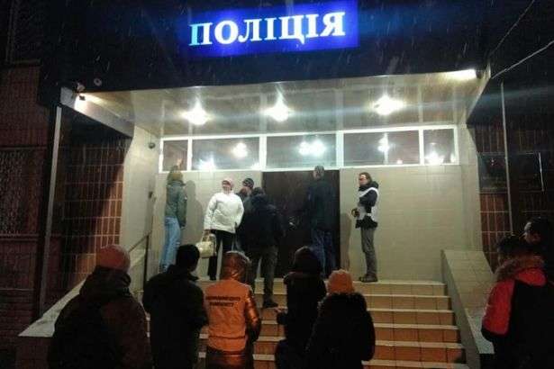 У Києві в Інституті серця затримали активістів С14