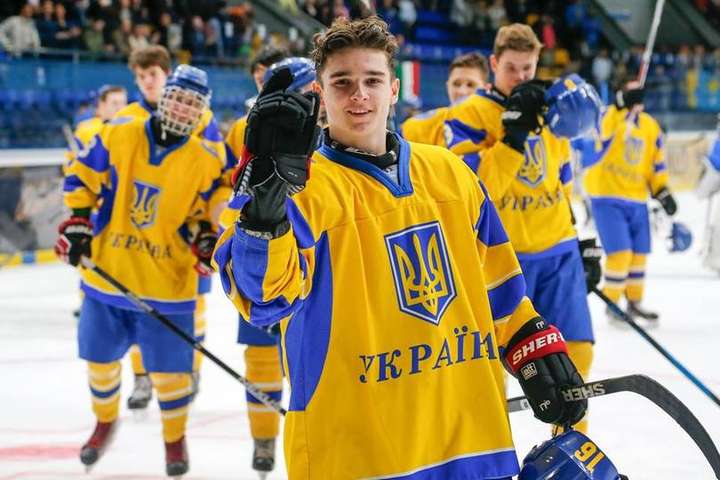 Молодіжна збірна Україна з хокею  закінчила на п'ятому місці Чемпіонат світу