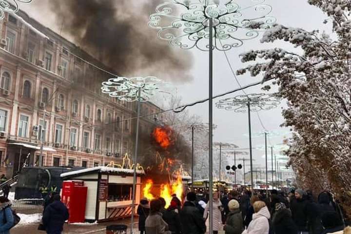 Рятувальники спростували фейк про пожежу на Софіївській площі