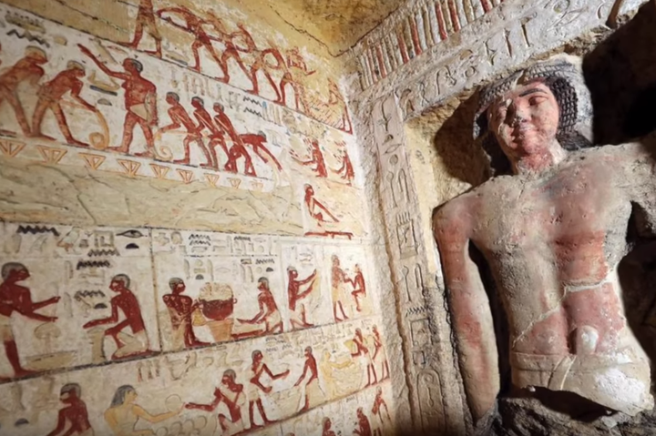 Археологи виявили в Єгипті незайману гробницю стародавнього жерця