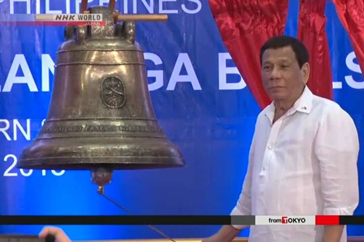 США повернули Філіппінам церковні дзвони