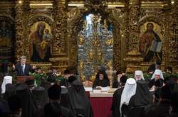 Українська автокефалія була б неможливою без сміливого рішення патріарха Варфоломія та позиції багатьох православних церков, пишуть ЗМІ